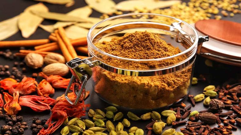 Different spices are used to make a garam masala mix?