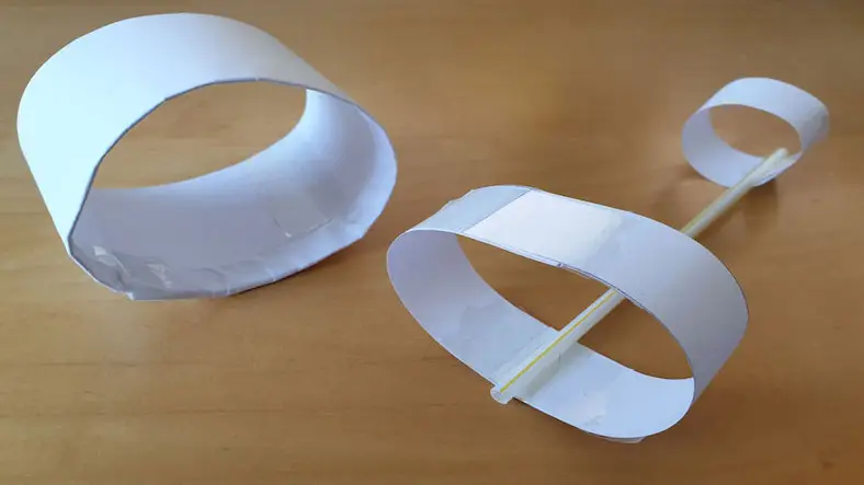 Hoop and straw airplane, kids science experiment