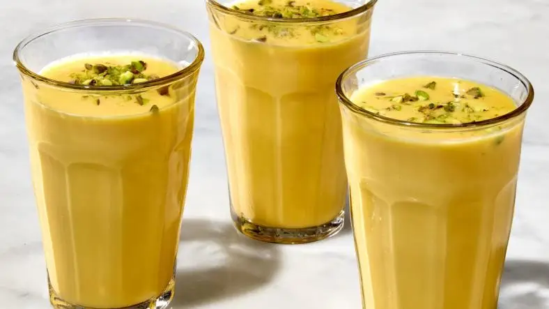 How to prepare Mango Lassi: A Creamy Yogurt Drink with the Goodness of Ripe Mangoes