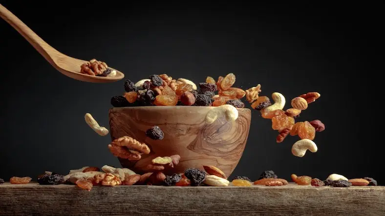 What will happen to the body if you eat dried fruits every day?